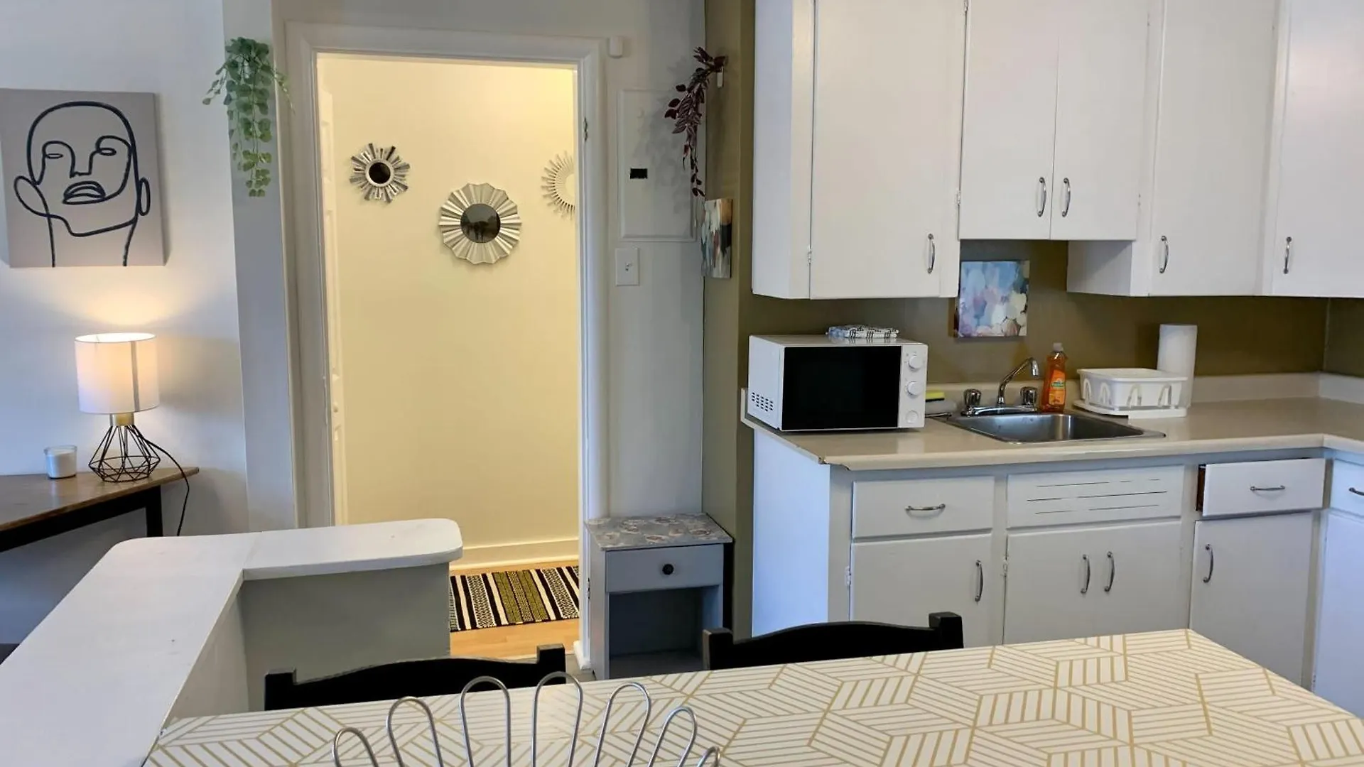 핼리팩스 New! Tastefully Designed 1-Bdrm, Charming North End, #3 아파트 0*,  캐나다